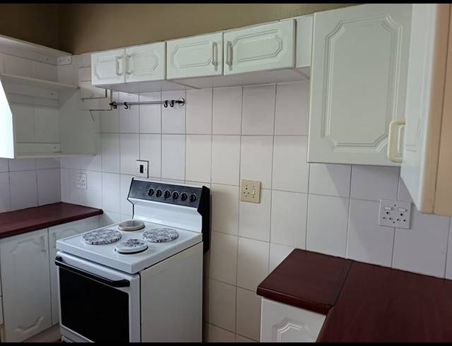 2 BEDROOM APARTMENT FOR SALE IN DORINGKLOOF